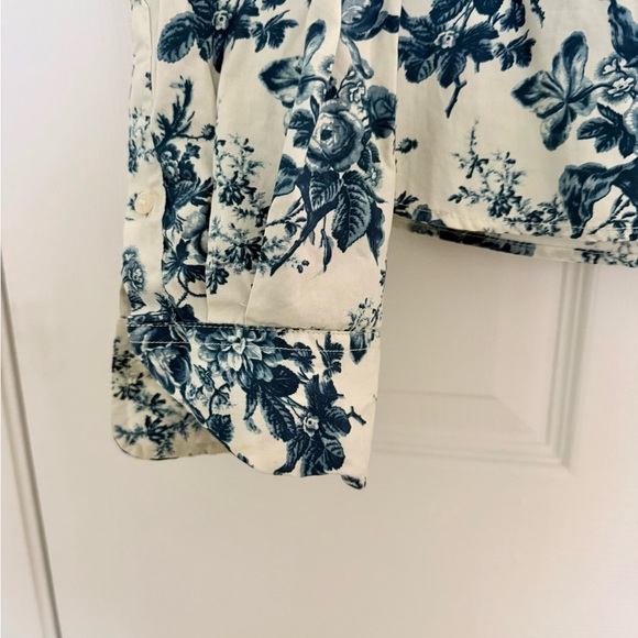 GAPxLoveShackFancy Organic Cotton Cropped Shirt in a blue white floral print M - Picture 8 of 14
